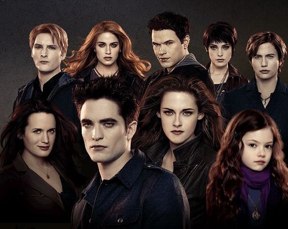 Original Twilight Movie Director Breaks Silence On TV Show Reboot: "It's An Enduring Story"