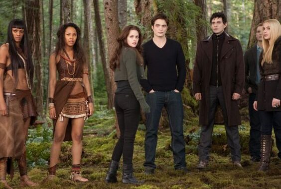 Twilight's Original Movie Plan Would've Totally Killed The Franchise