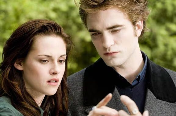 Is Edward A Teen Dad & 6 More Questions We Still Have About Twilight
