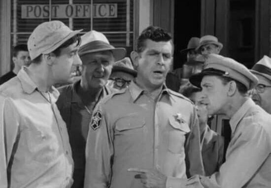 5 little Andy Griffith Show details you never noticed in ''Barney and the Governor''